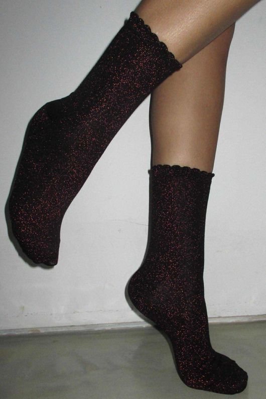 Scalloped Glitter Socks Rouge